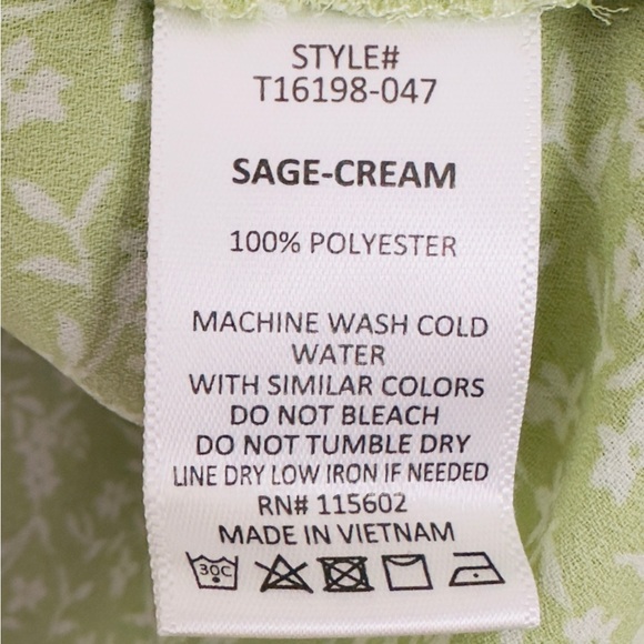 Lush - Sage Green Floral V-Neck Short Sleeve Faux Wrap Blouse Si… - Picture 13 of 13